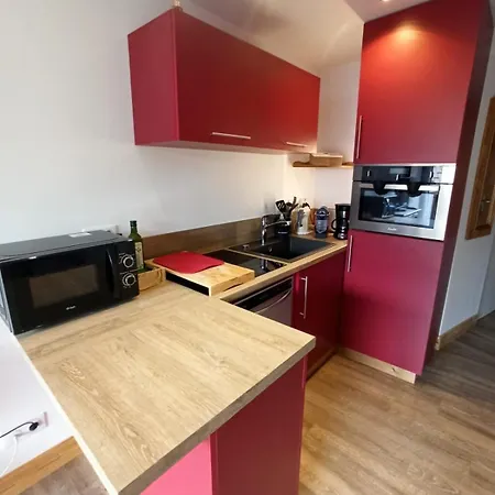 Le Cocon Des Carroz, Au Centre De La Station Et Proximite Des Pistes, 4 Pers Apartment